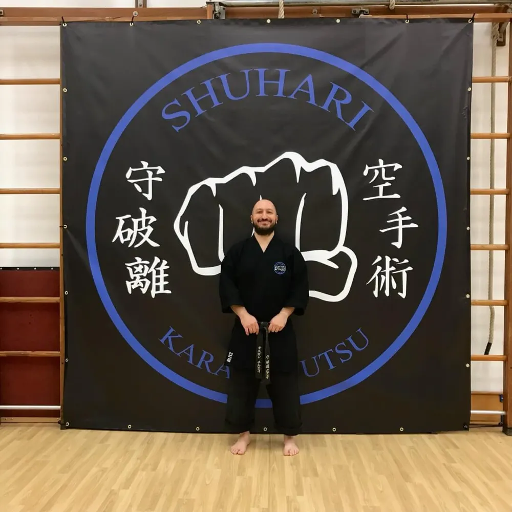 https://www.shuhari.co.uk/_app/immutable/assets/Karate_club_in_Slough.43a6bb13.webp