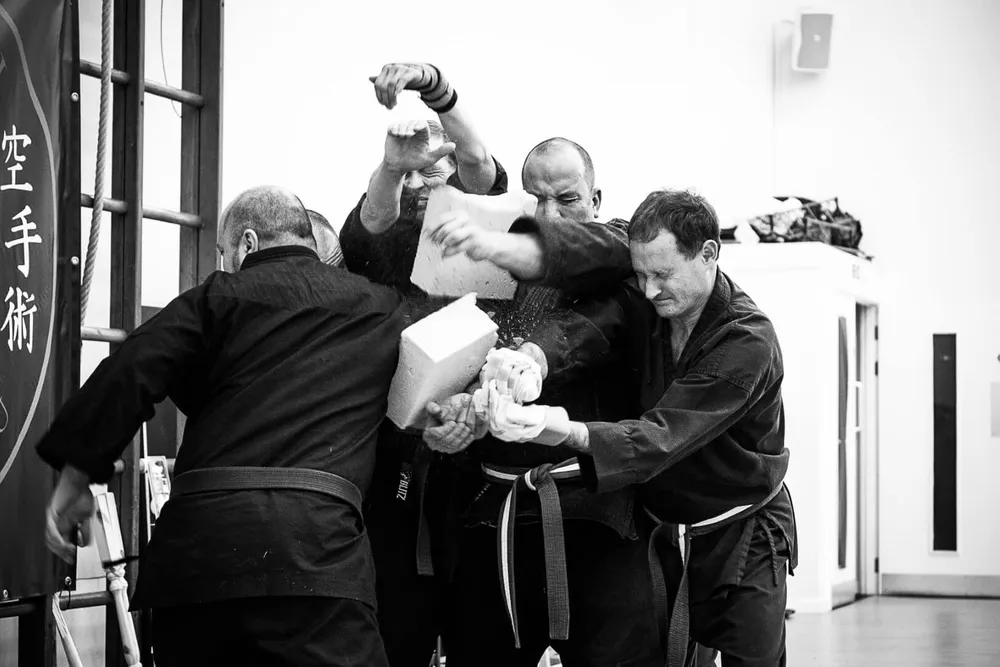 https://www.shuhari.co.uk/_app/immutable/assets/Martial_arts_classes_for_adults_in_Bracknell.b4bef0a1.webp