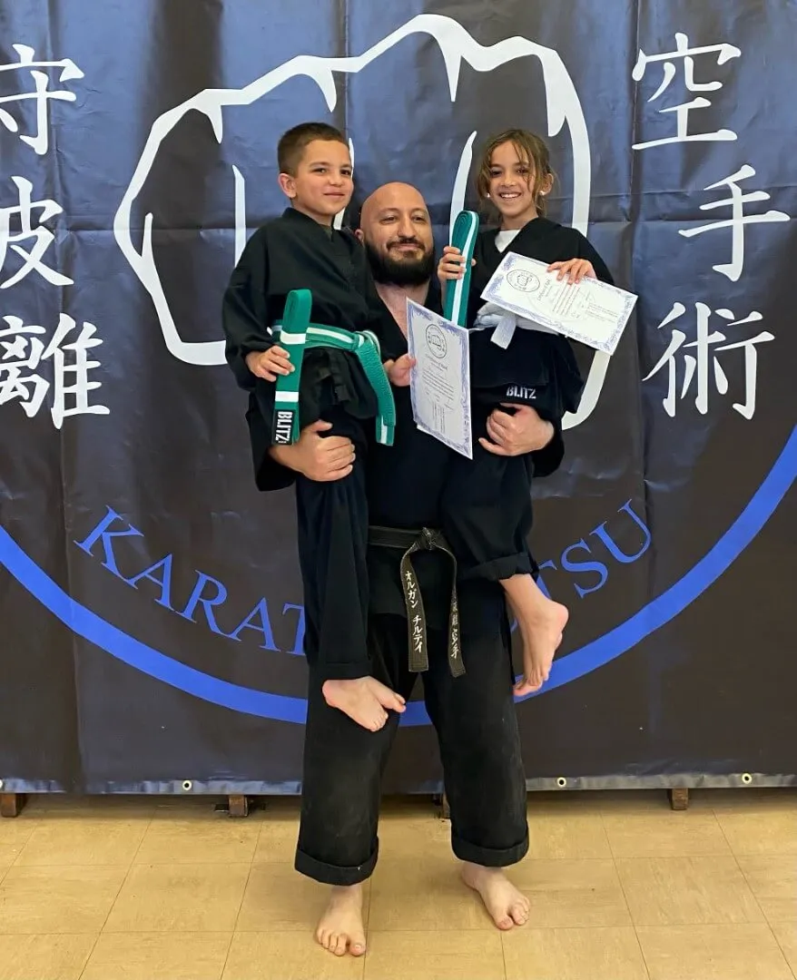 https://www.shuhari.co.uk/_app/immutable/assets/Martial_arts_classes_for_families_in_Bracknell.5d7b2e10.webp