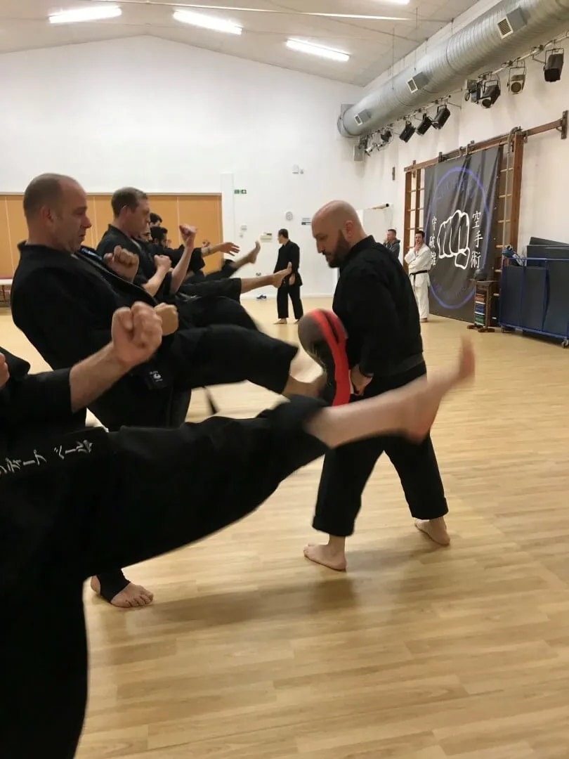 https://www.shuhari.co.uk/_app/immutable/assets/Mens_fitness_in_Bracknell.0b63748d.webp